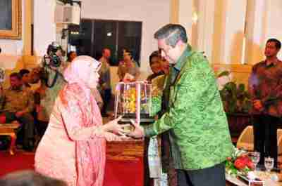 pahlawan-lingkungan-kholifah Kholifah, Perempuan Perintis Lingkungan tahun 2010