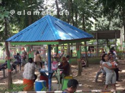 Arena bermain di TPA Pati